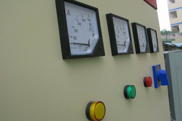 新丰配电柜-3683讲讲配电柜注意事项